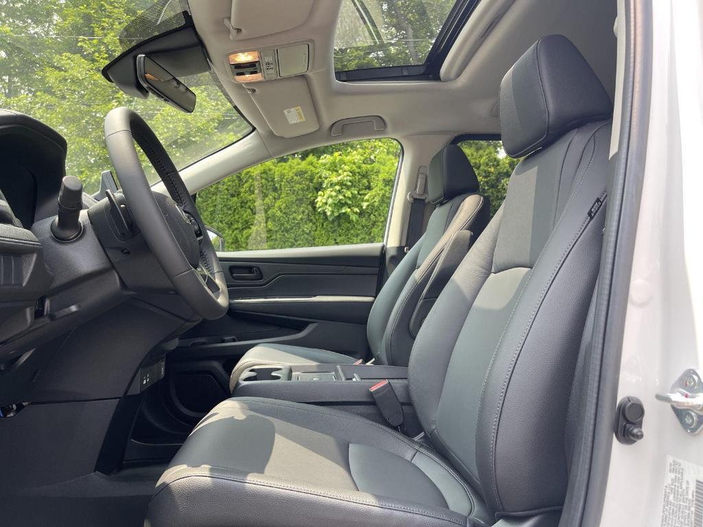 new 2025 Honda Odyssey car, priced at $44,125