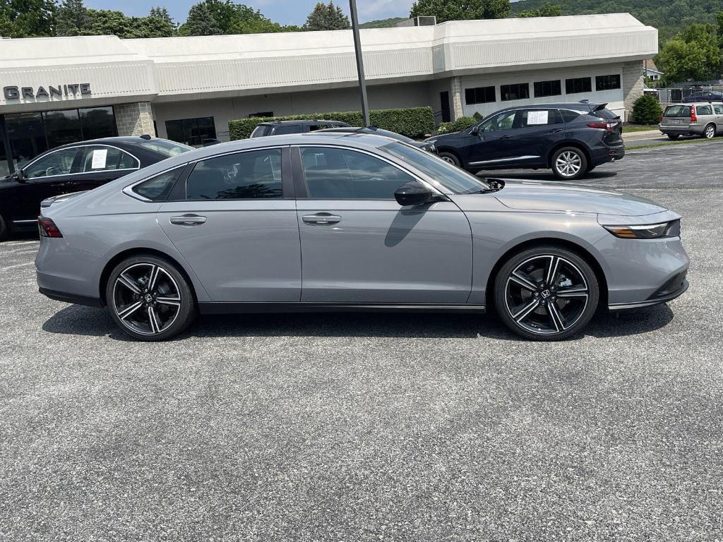 new 2025 Honda Accord Hybrid car, priced at $35,260
