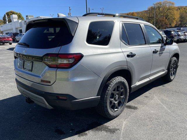 new 2025 Honda Pilot car, priced at $50,795