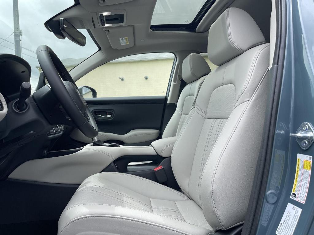 new 2025 Honda HR-V car, priced at $32,850