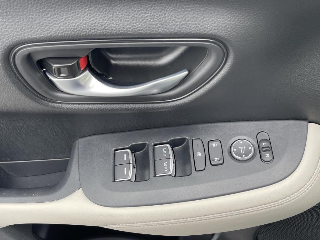 new 2025 Honda HR-V car, priced at $32,850