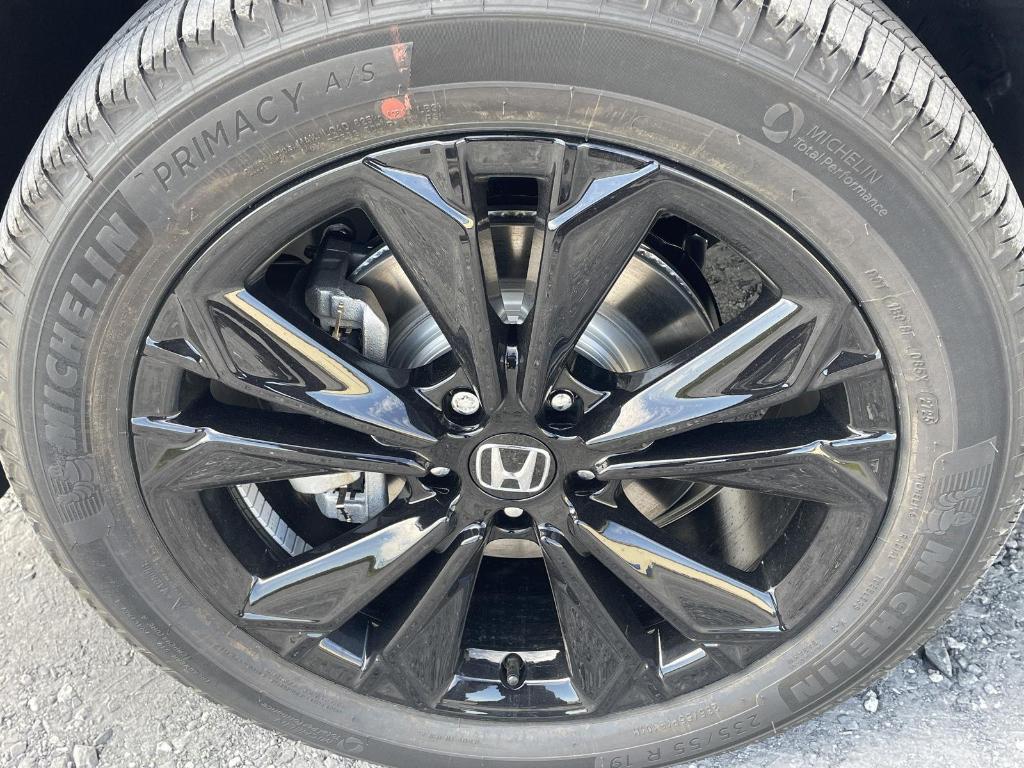 new 2026 Honda CR-V Hybrid car, priced at $43,700