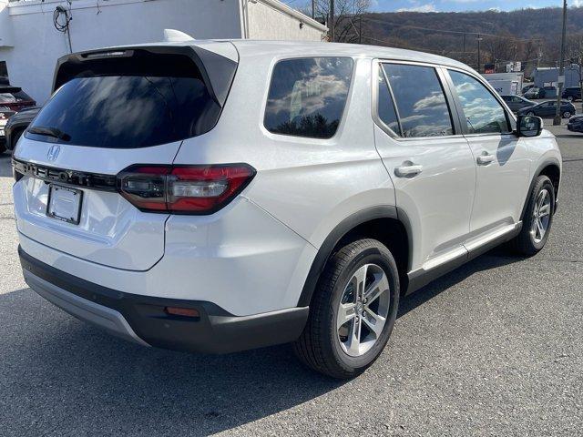 new 2025 Honda Pilot car, priced at $47,450