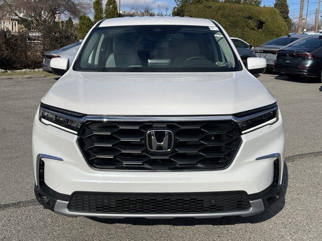 new 2025 Honda Pilot car, priced at $47,450