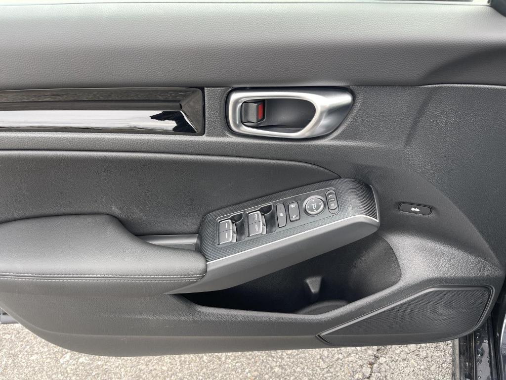 new 2025 Honda Civic Hybrid car, priced at $33,100