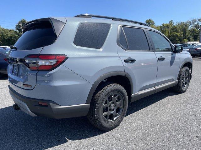 new 2025 Honda Pilot car, priced at $50,950