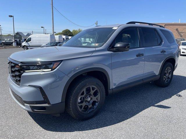 new 2025 Honda Pilot car, priced at $50,950