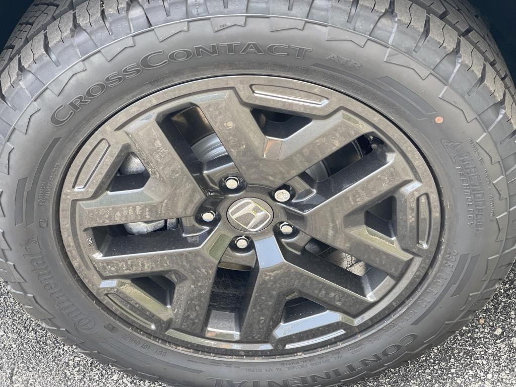 new 2026 Honda CR-V Hybrid car, priced at $40,705