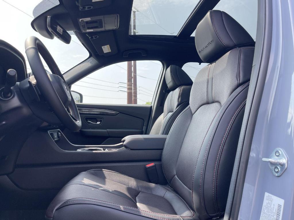 new 2025 Honda Pilot car, priced at $56,485