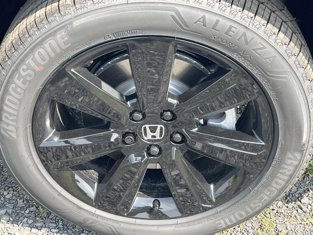 new 2025 Honda Pilot car, priced at $56,485