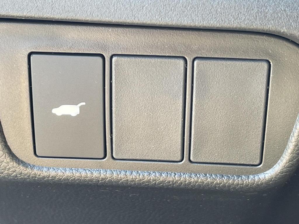 new 2026 Honda CR-V Hybrid car, priced at $40,195