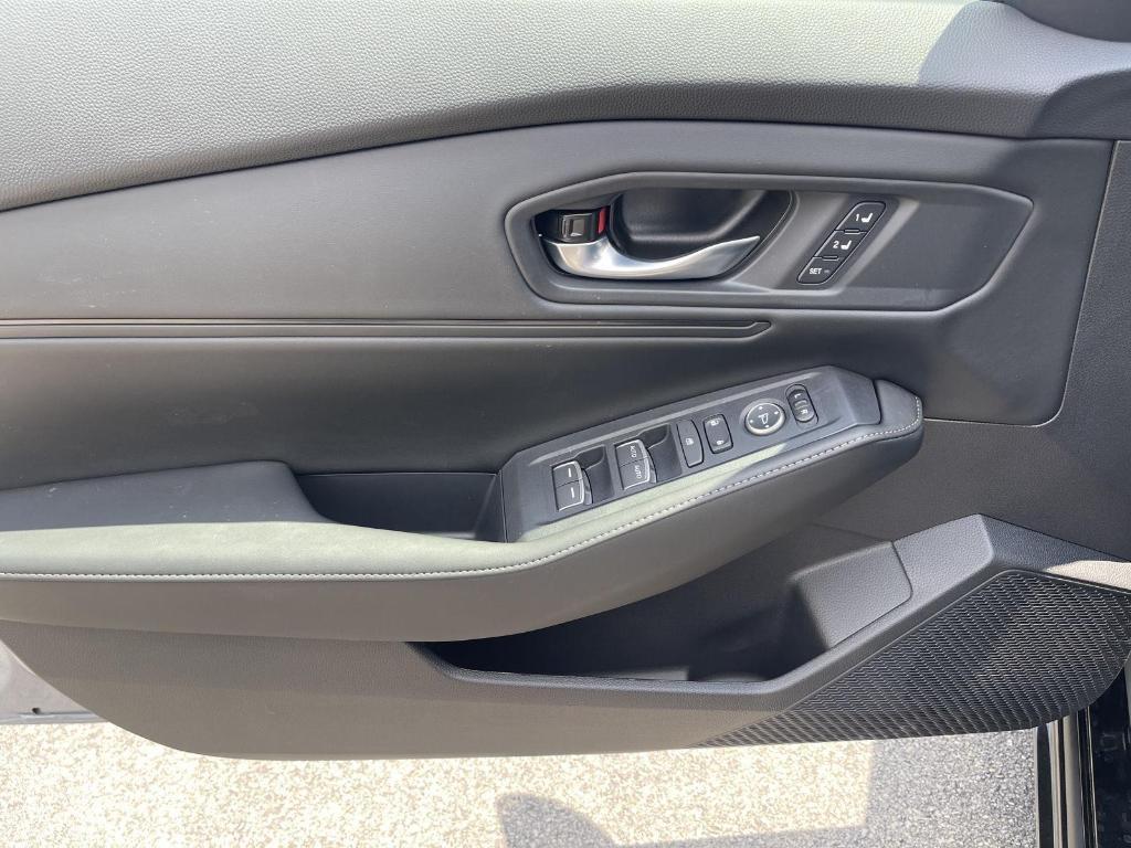new 2025 Honda Accord Hybrid car, priced at $36,980