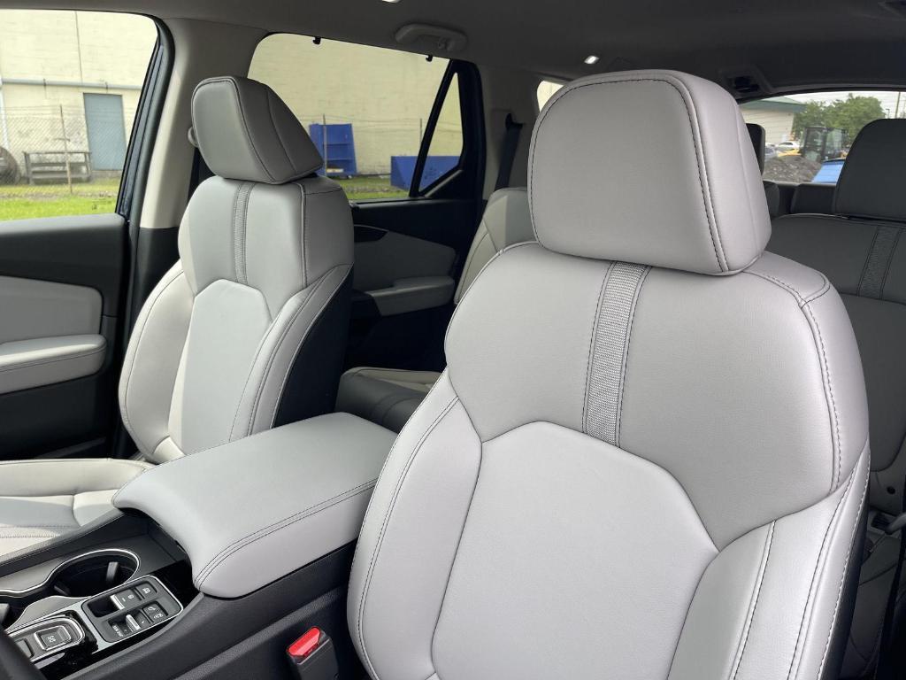 new 2025 Honda Pilot car, priced at $47,050
