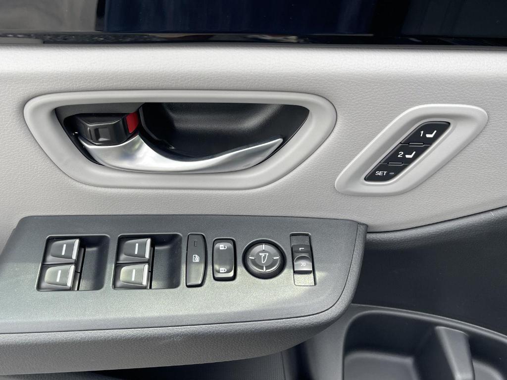 new 2025 Honda Pilot car, priced at $47,050