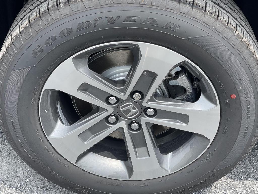 new 2025 Honda Pilot car, priced at $47,050