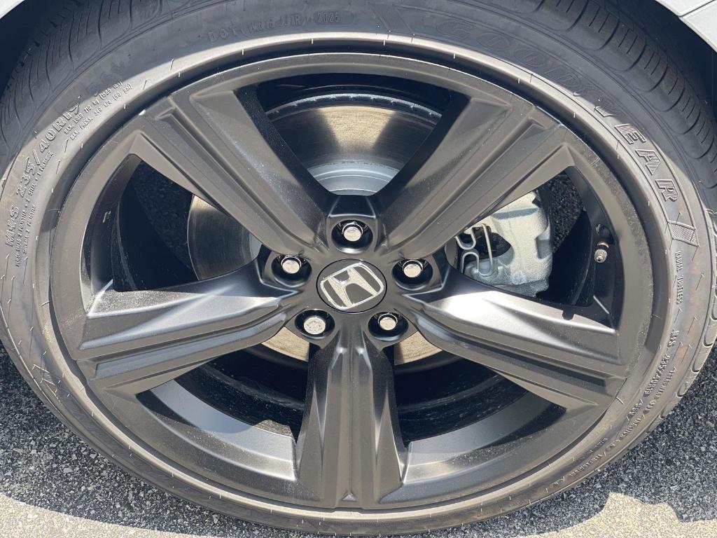 new 2025 Honda Accord Hybrid car, priced at $36,980