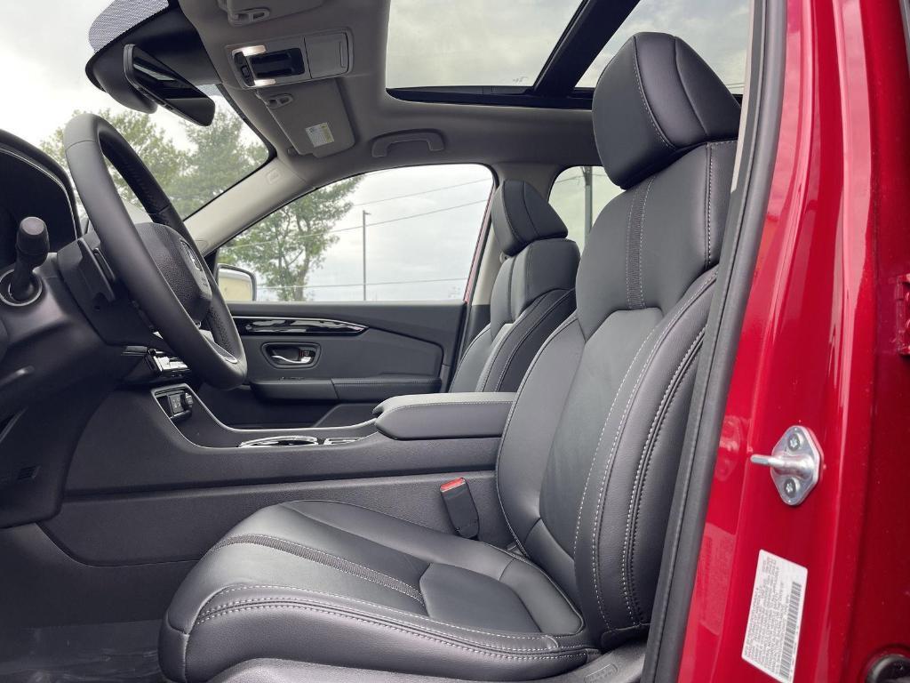 new 2025 Honda Pilot car, priced at $51,505