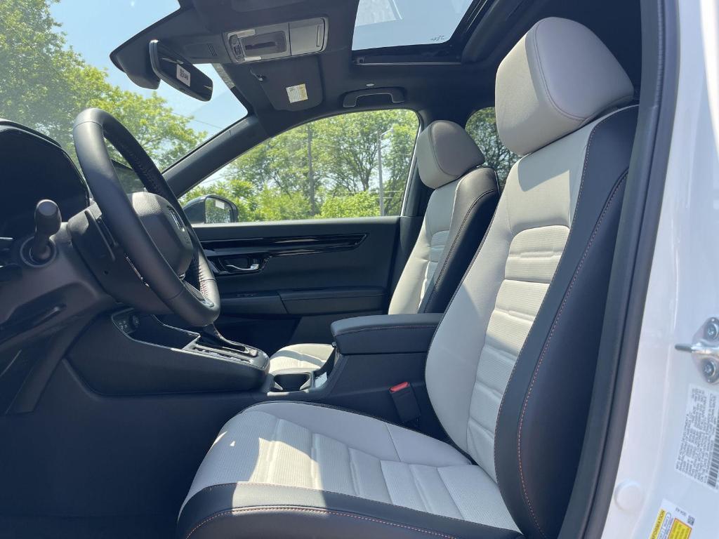 new 2025 Honda CR-V Hybrid car, priced at $42,950
