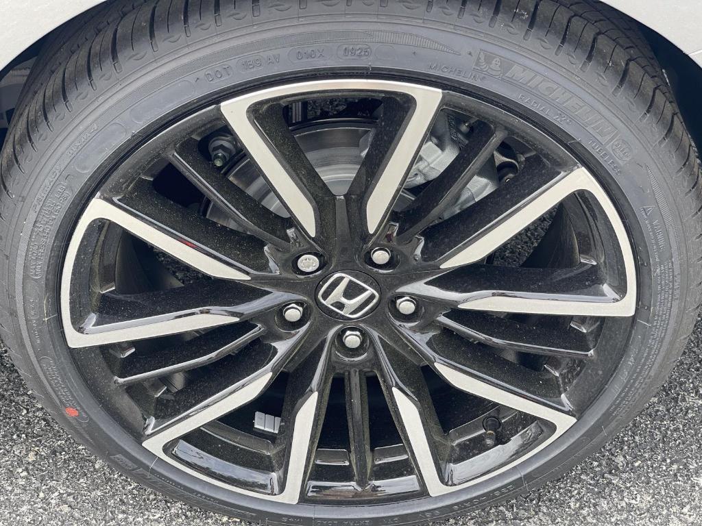new 2025 Honda Accord Hybrid car, priced at $40,450