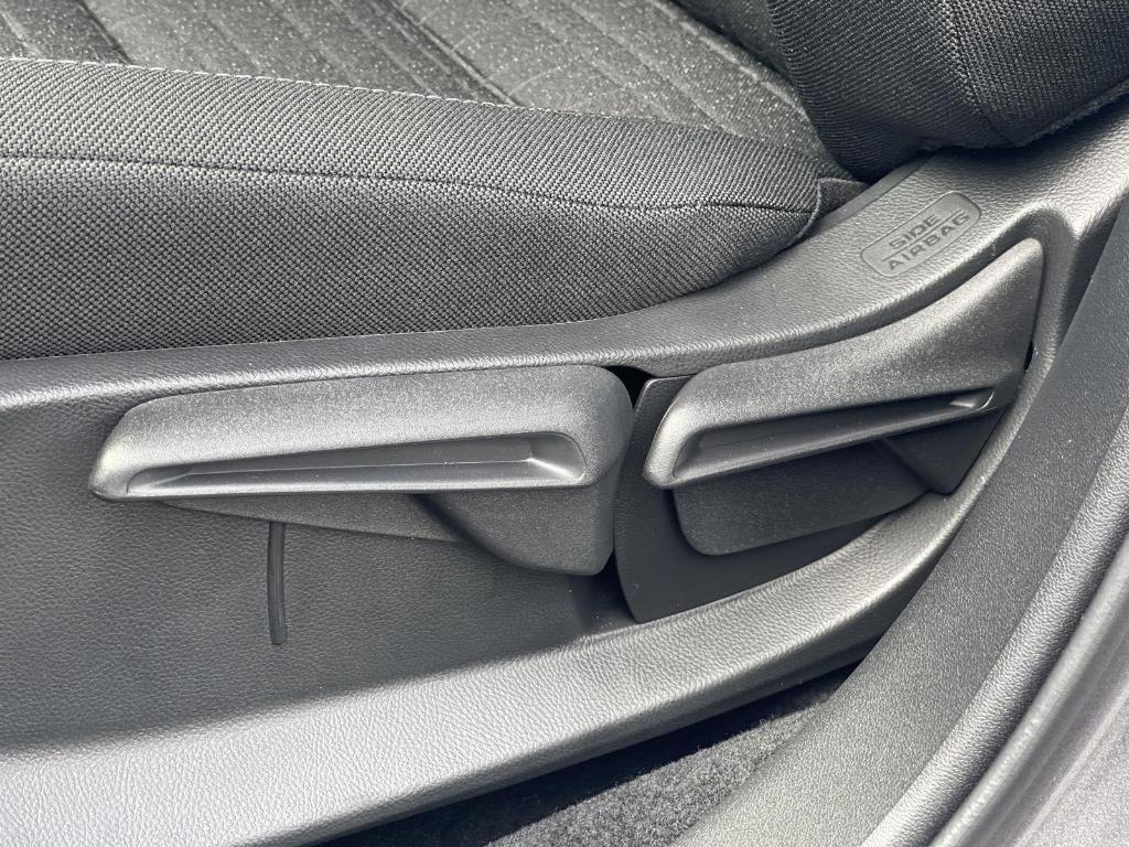 new 2025 Honda HR-V car, priced at $28,295