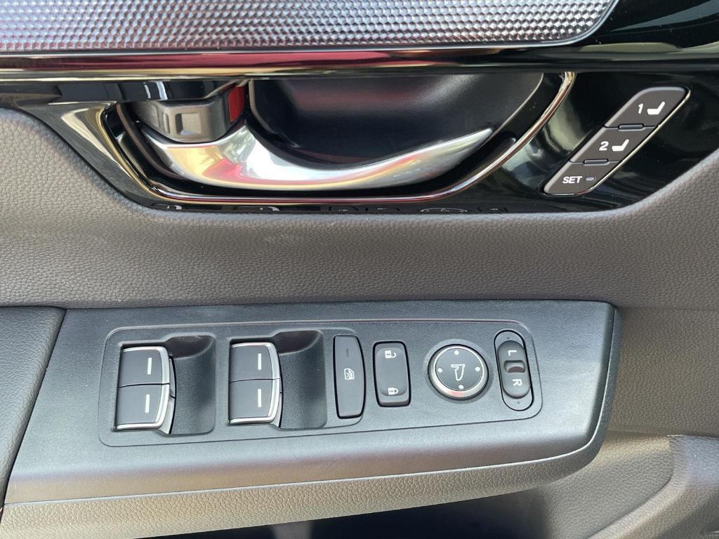 new 2026 Honda CR-V Hybrid car, priced at $43,645