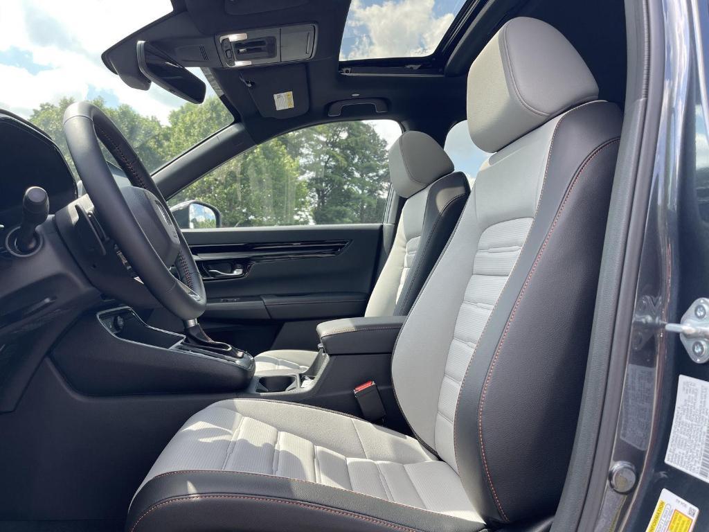 new 2026 Honda CR-V Hybrid car, priced at $43,645
