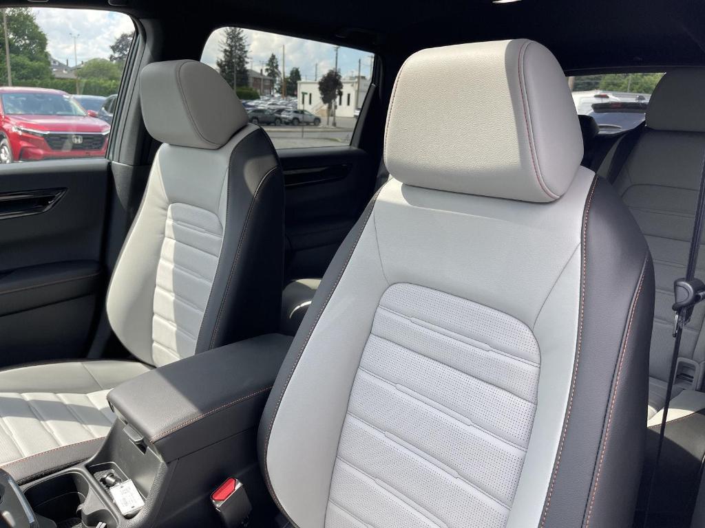new 2026 Honda CR-V Hybrid car, priced at $43,645