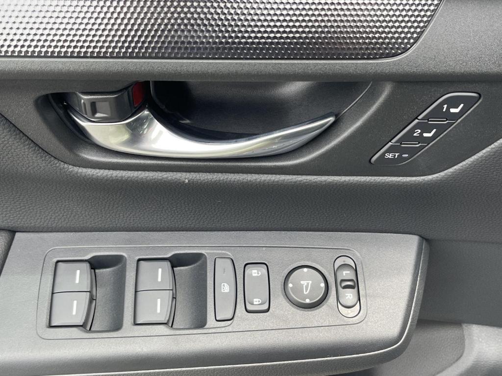 new 2026 Honda CR-V Hybrid car, priced at $41,675