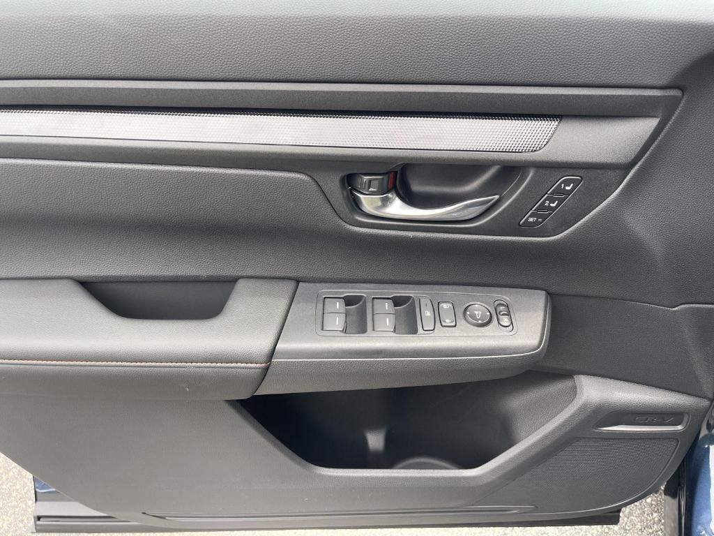 new 2026 Honda CR-V Hybrid car, priced at $41,675