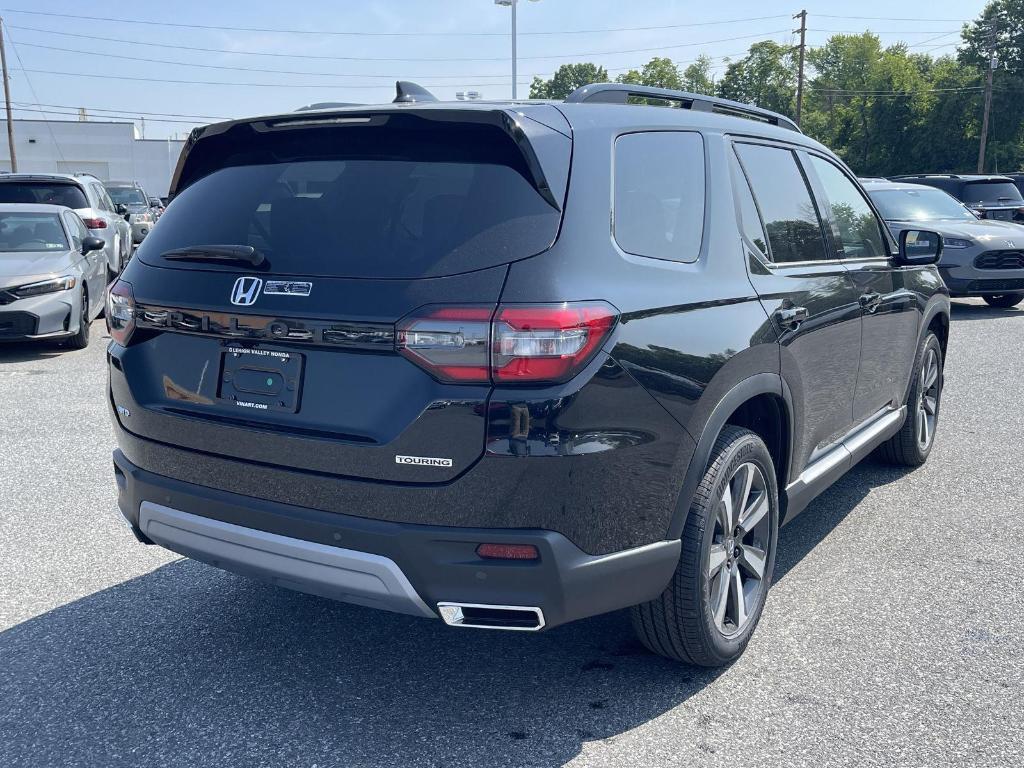 new 2025 Honda Pilot car, priced at $51,050