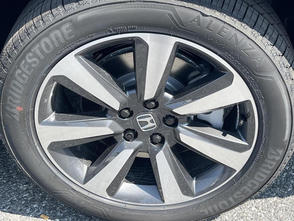 new 2025 Honda Pilot car, priced at $51,050