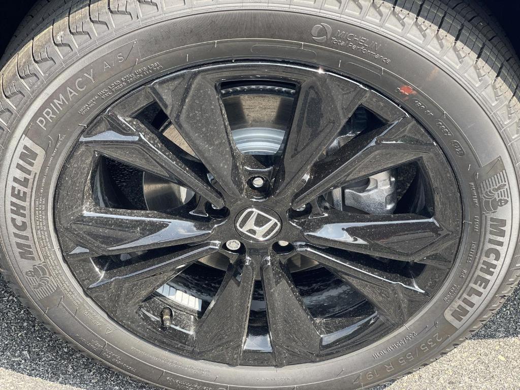 new 2026 Honda CR-V Hybrid car, priced at $43,700