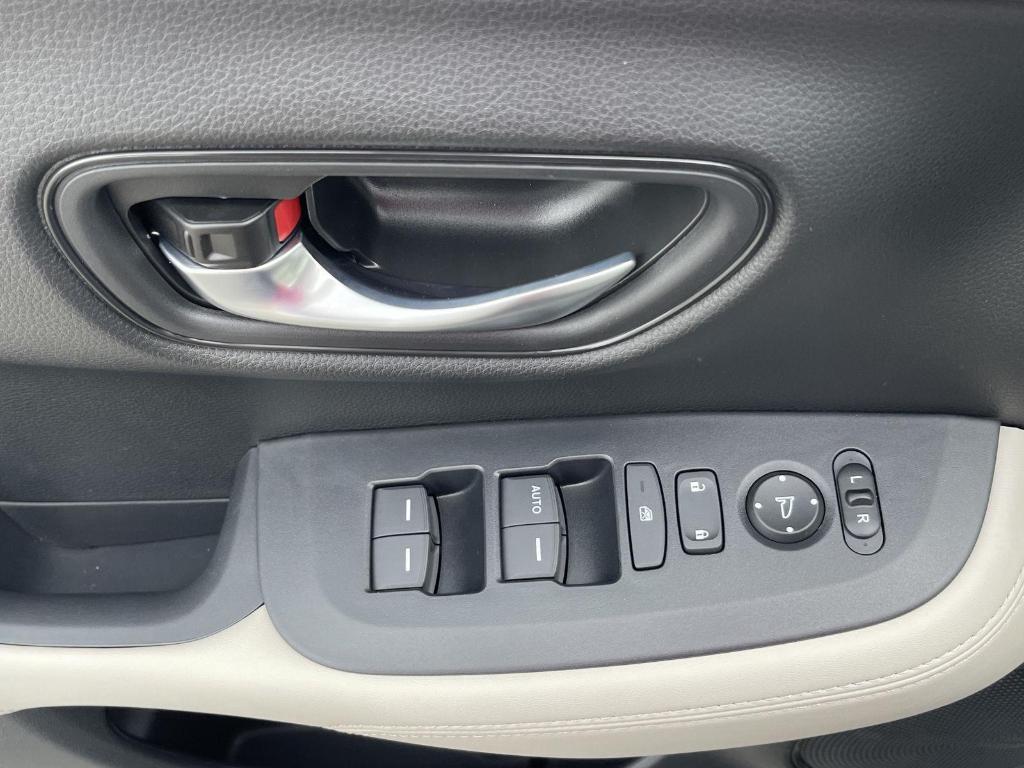 new 2025 Honda HR-V car, priced at $28,750