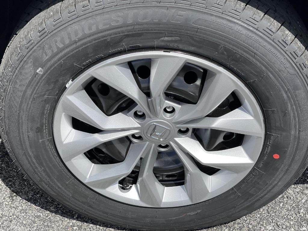 new 2025 Honda CR-V car, priced at $32,995