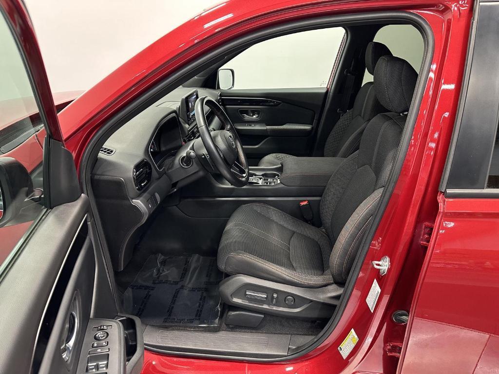 used 2023 Honda Pilot car, priced at $37,495