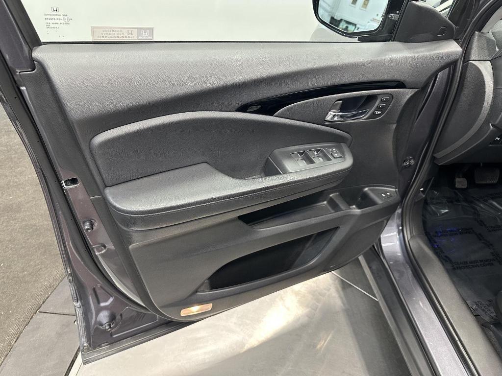 used 2021 Honda Pilot car, priced at $29,995