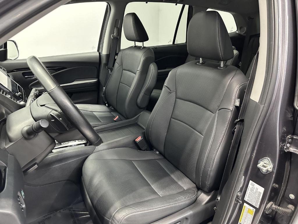 used 2021 Honda Pilot car, priced at $29,995