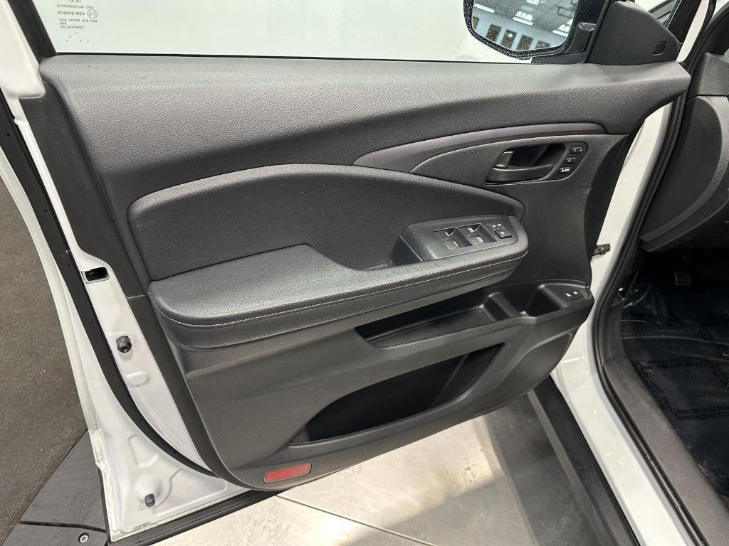 used 2022 Honda Passport car, priced at $33,995