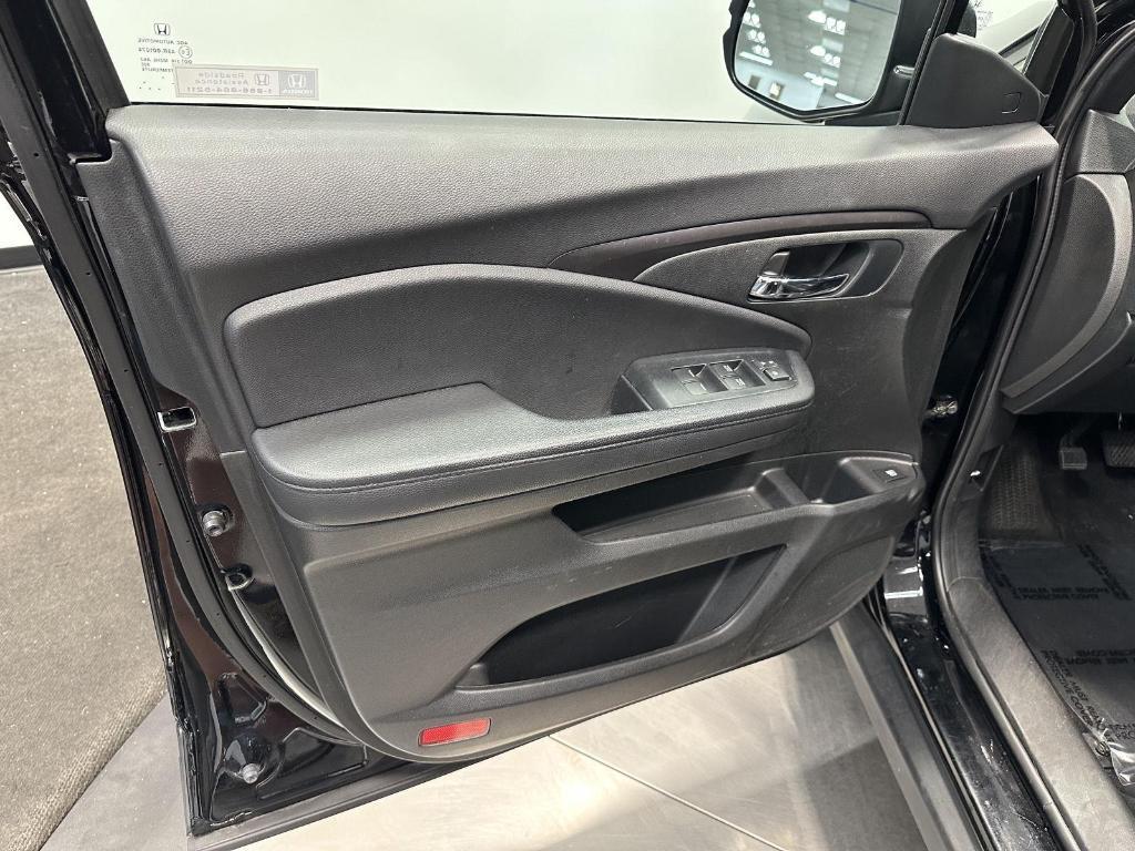 used 2022 Honda Pilot car, priced at $31,995