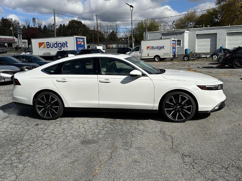 new 2025 Honda Accord Hybrid car, priced at $40,950