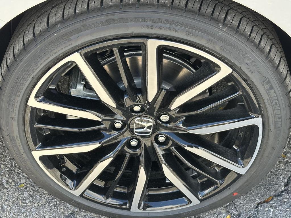 new 2025 Honda Accord Hybrid car, priced at $40,950