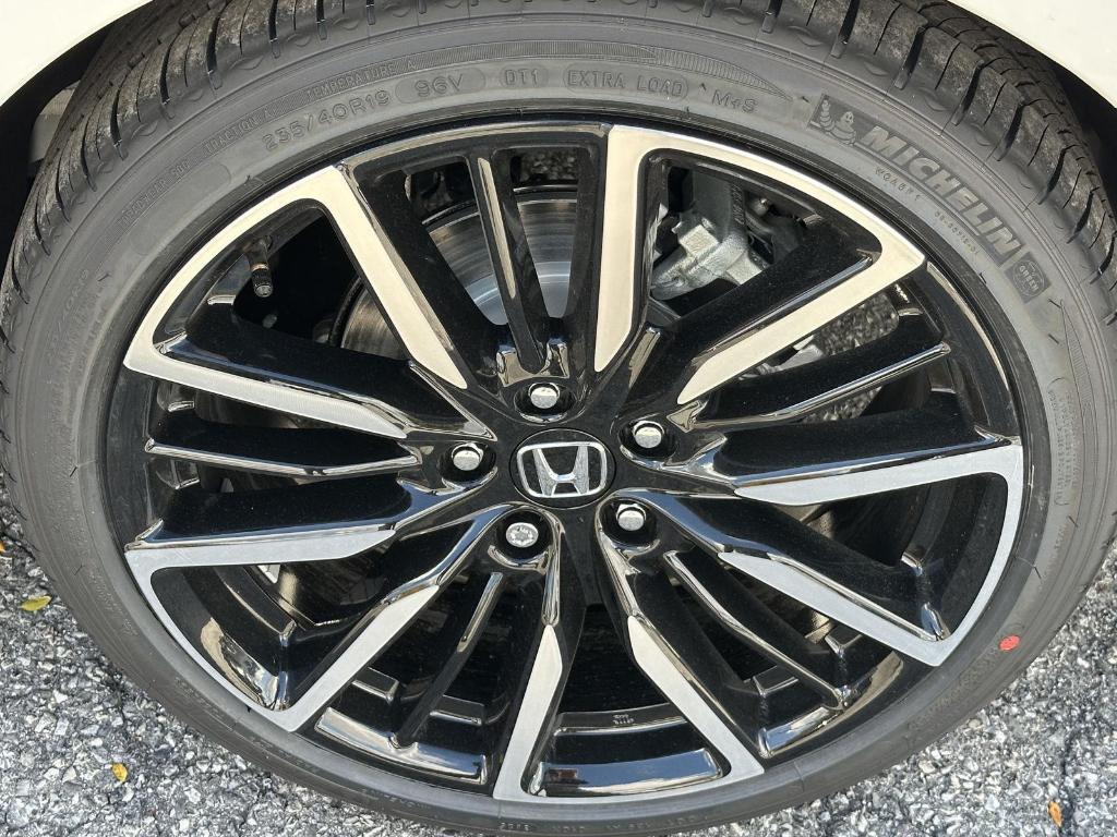 new 2025 Honda Accord Hybrid car, priced at $40,950