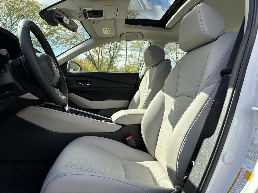 new 2025 Honda Accord Hybrid car, priced at $40,950