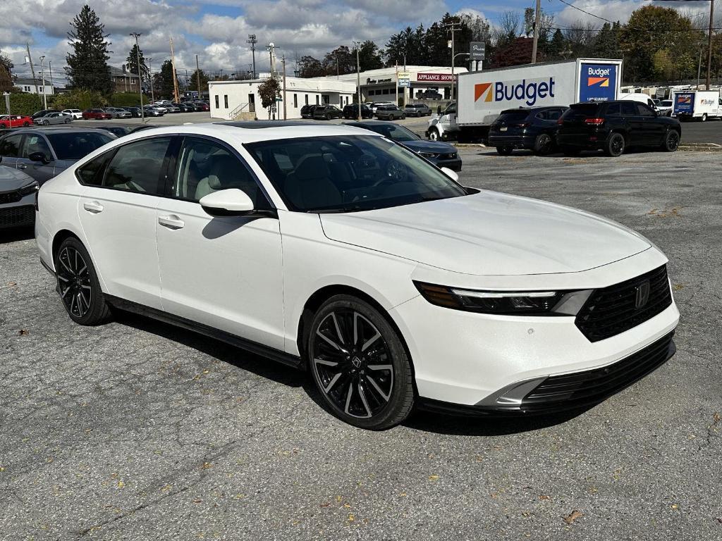 new 2025 Honda Accord Hybrid car, priced at $40,950