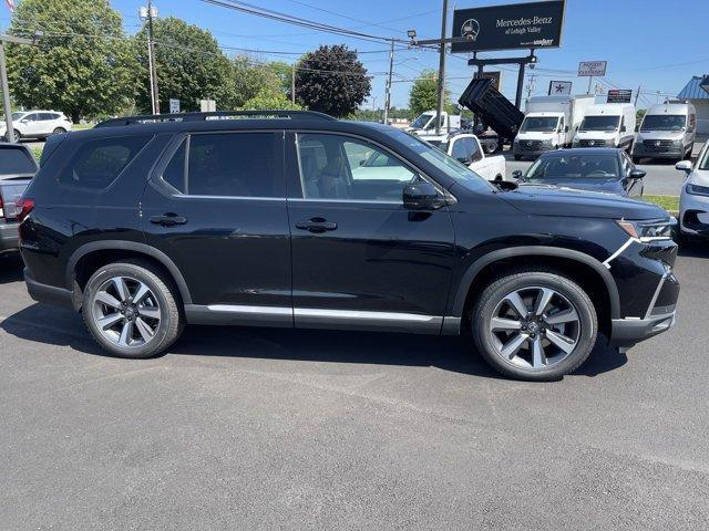 new 2025 Honda Pilot car, priced at $54,175