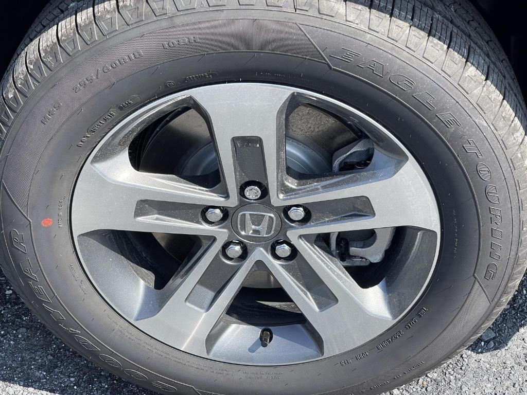 new 2025 Honda Pilot car, priced at $46,050