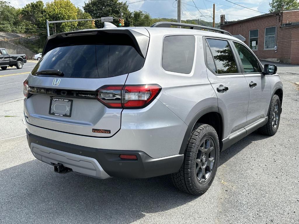 new 2025 Honda Pilot car, priced at $50,895