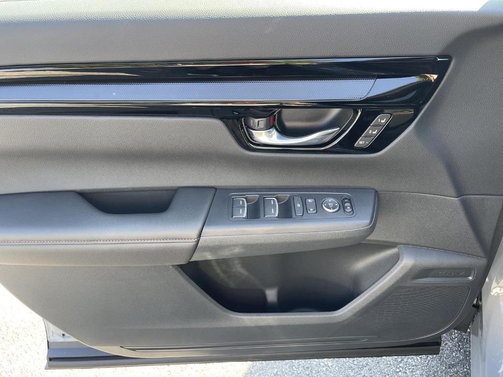 new 2026 Honda CR-V Hybrid car, priced at $44,155