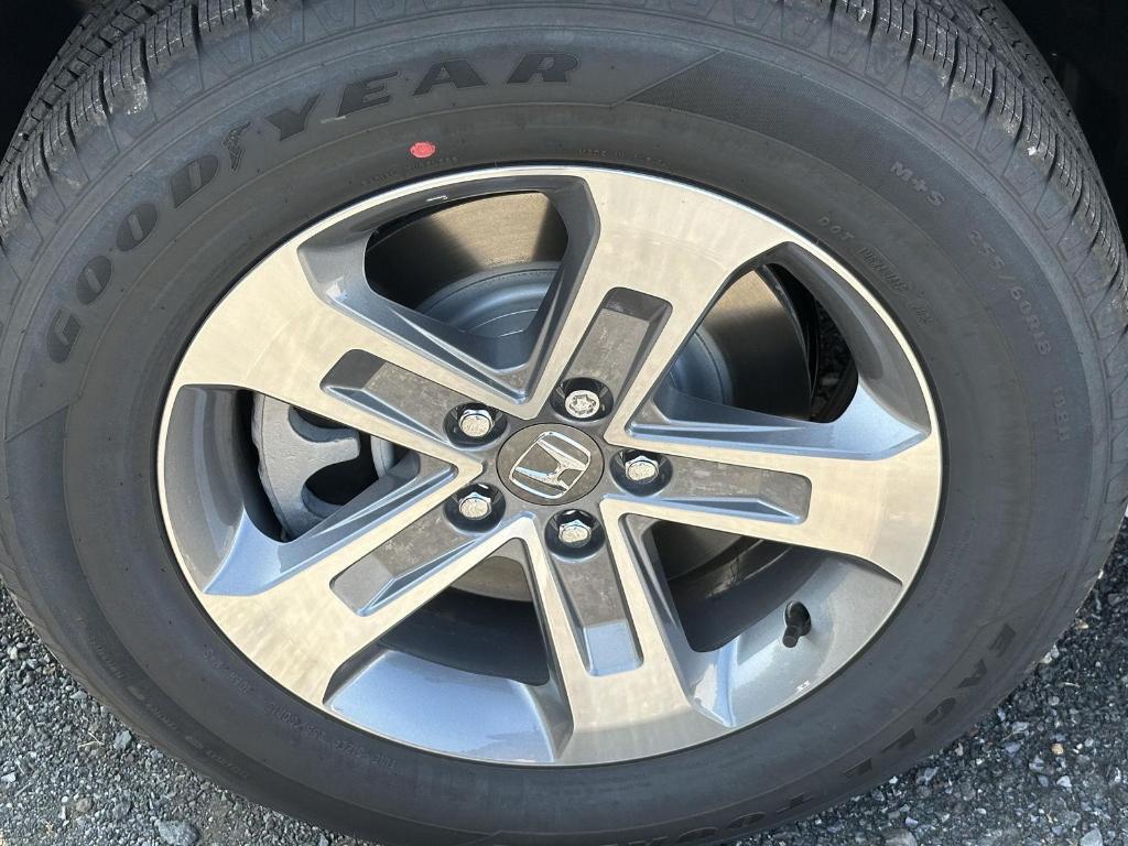 new 2025 Honda Pilot car, priced at $47,095