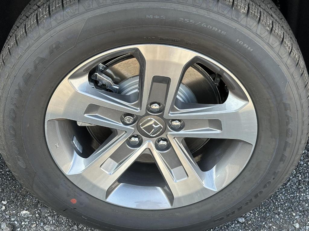 new 2025 Honda Pilot car, priced at $47,095